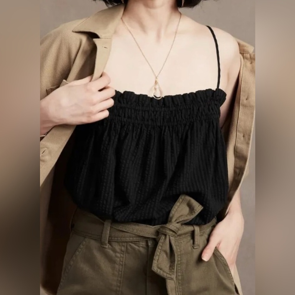 Banana Republic SEERSUCKER CAMISOLE, size L in Black